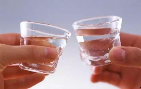 最后一杯酒,最后一杯酒的深情告别